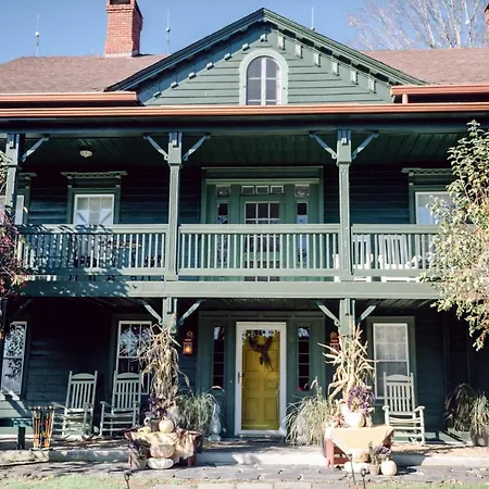Fox & Bear Lodge